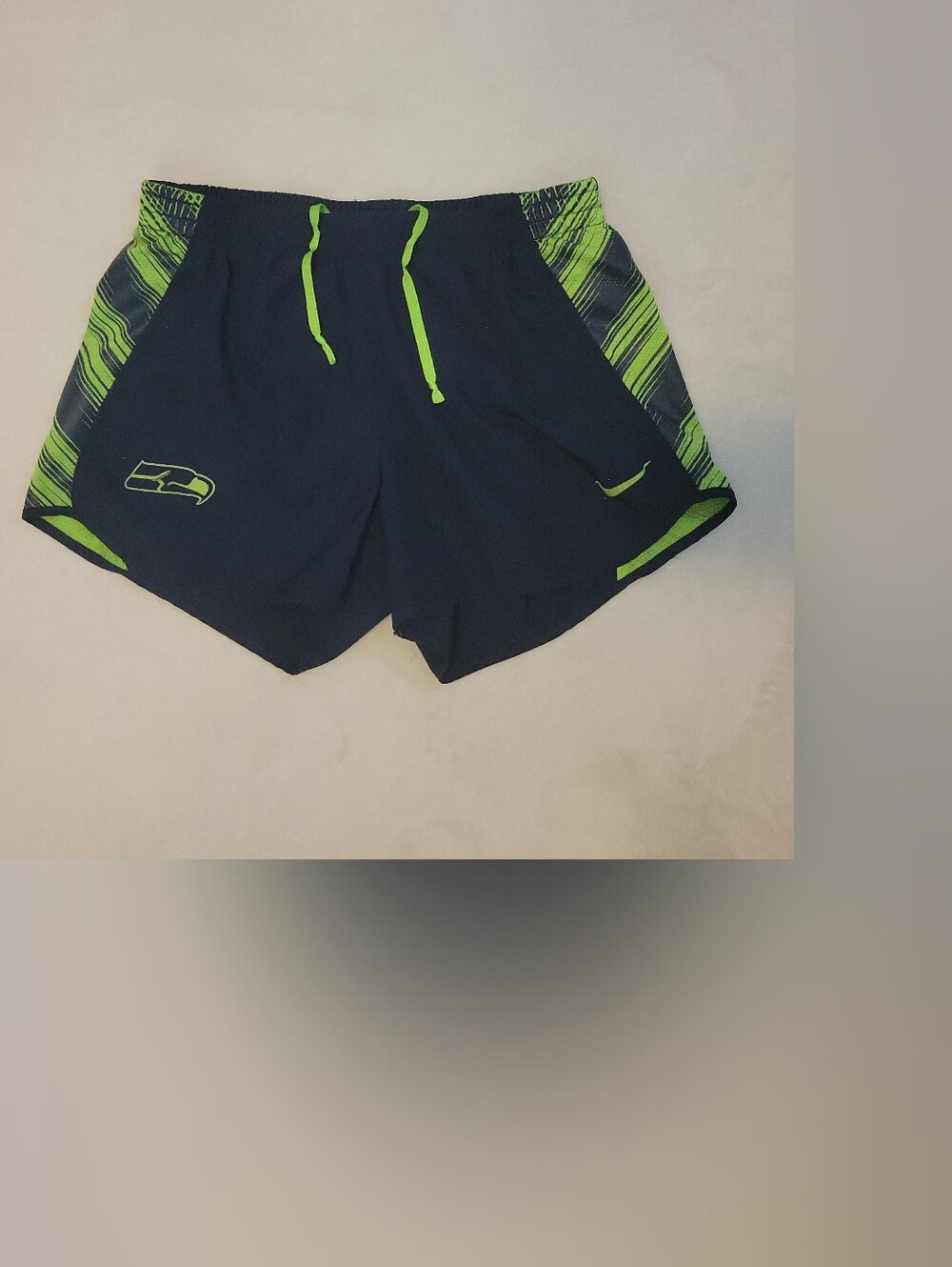 Vintage Nike Seattle Seahawks Ladies Dri Fit Shorts Sz Medium